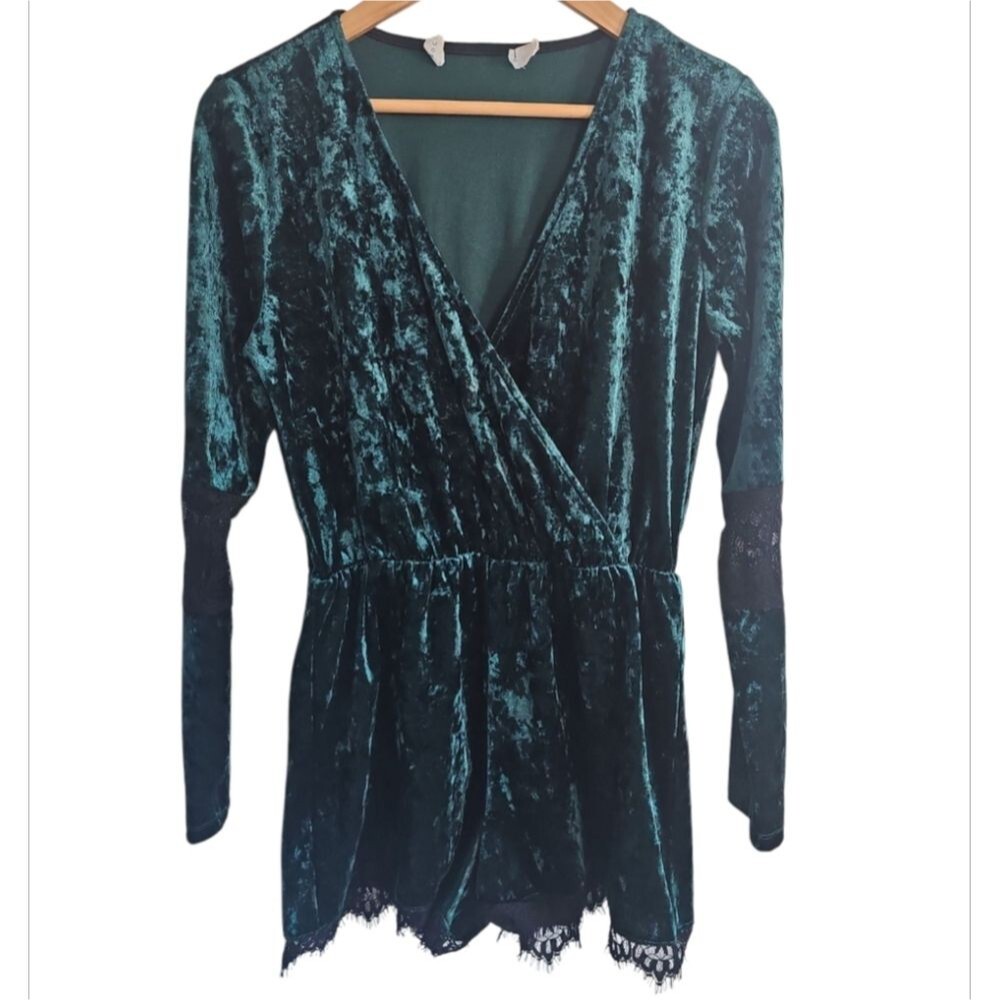Socialite Emerald Velvet Lace Trim Romper Women’s L Holiday Party Gothic Glam